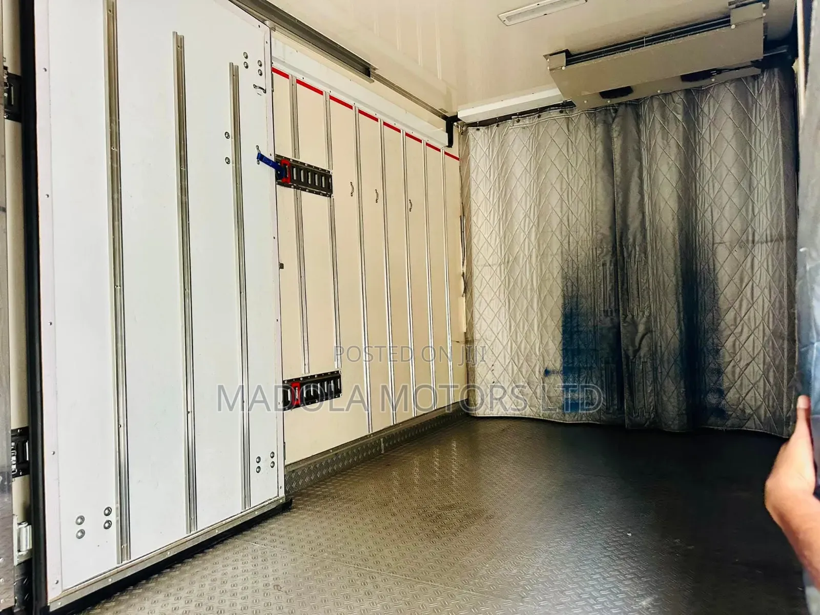 Isuzu NPR Freezer Body