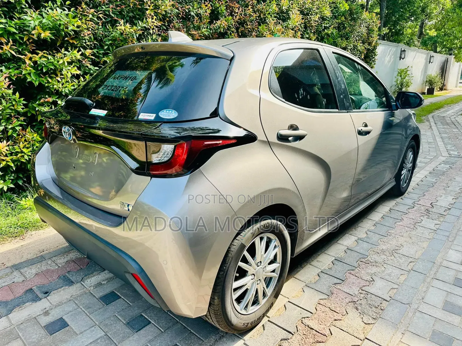 Toyota Yaris L Hatchback 5dr 2018 Gray