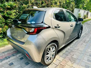 Toyota Yaris L Hatchback 5dr 2018 Gray
