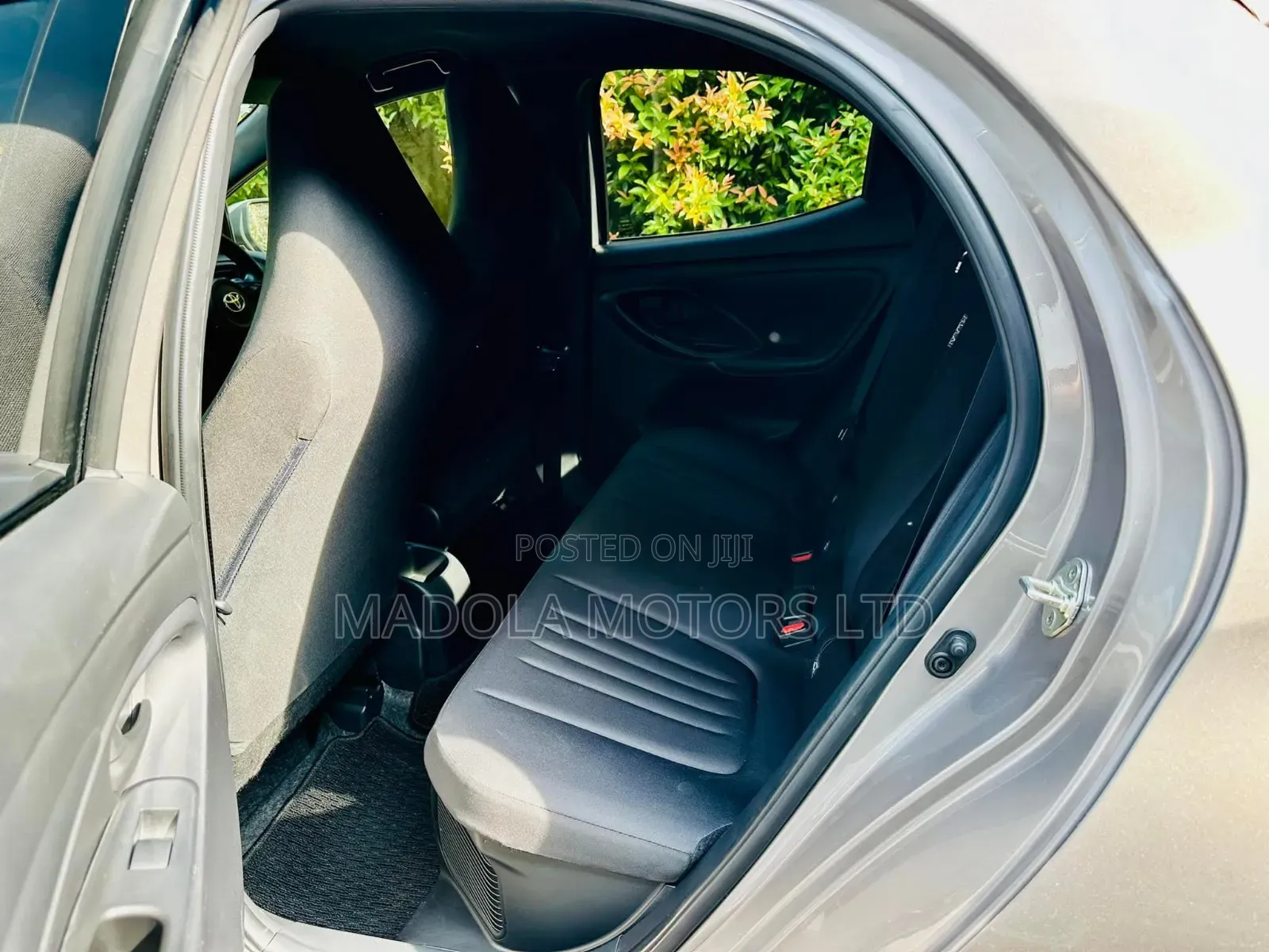 Toyota Yaris L Hatchback 5dr 2018 Gray