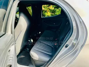 Toyota Yaris L Hatchback 5dr 2018 Gray