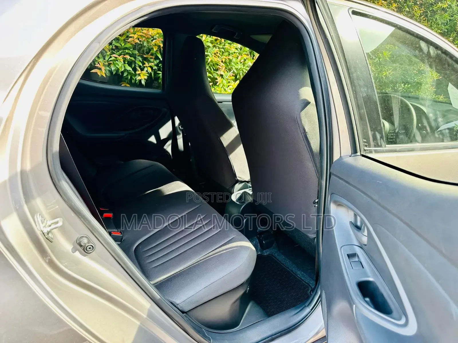 Toyota Yaris L Hatchback 5dr 2018 Gray