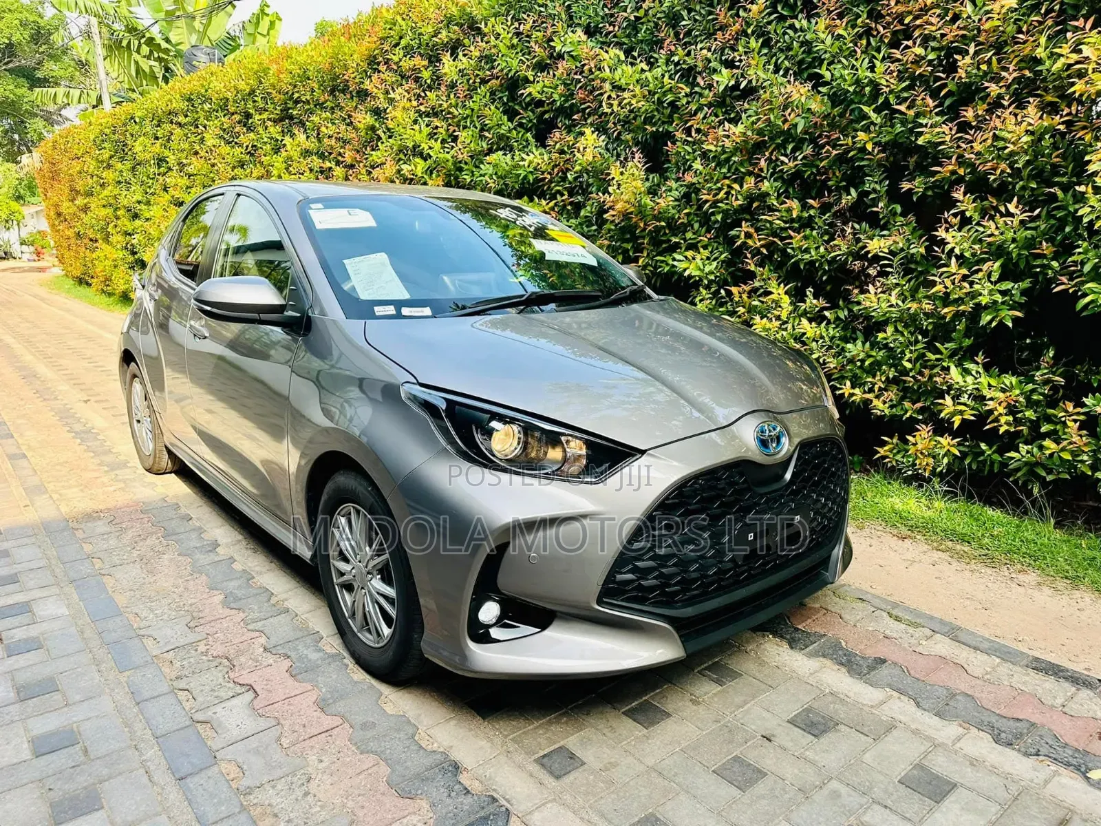 Toyota Yaris L Hatchback 5dr 2018 Gray