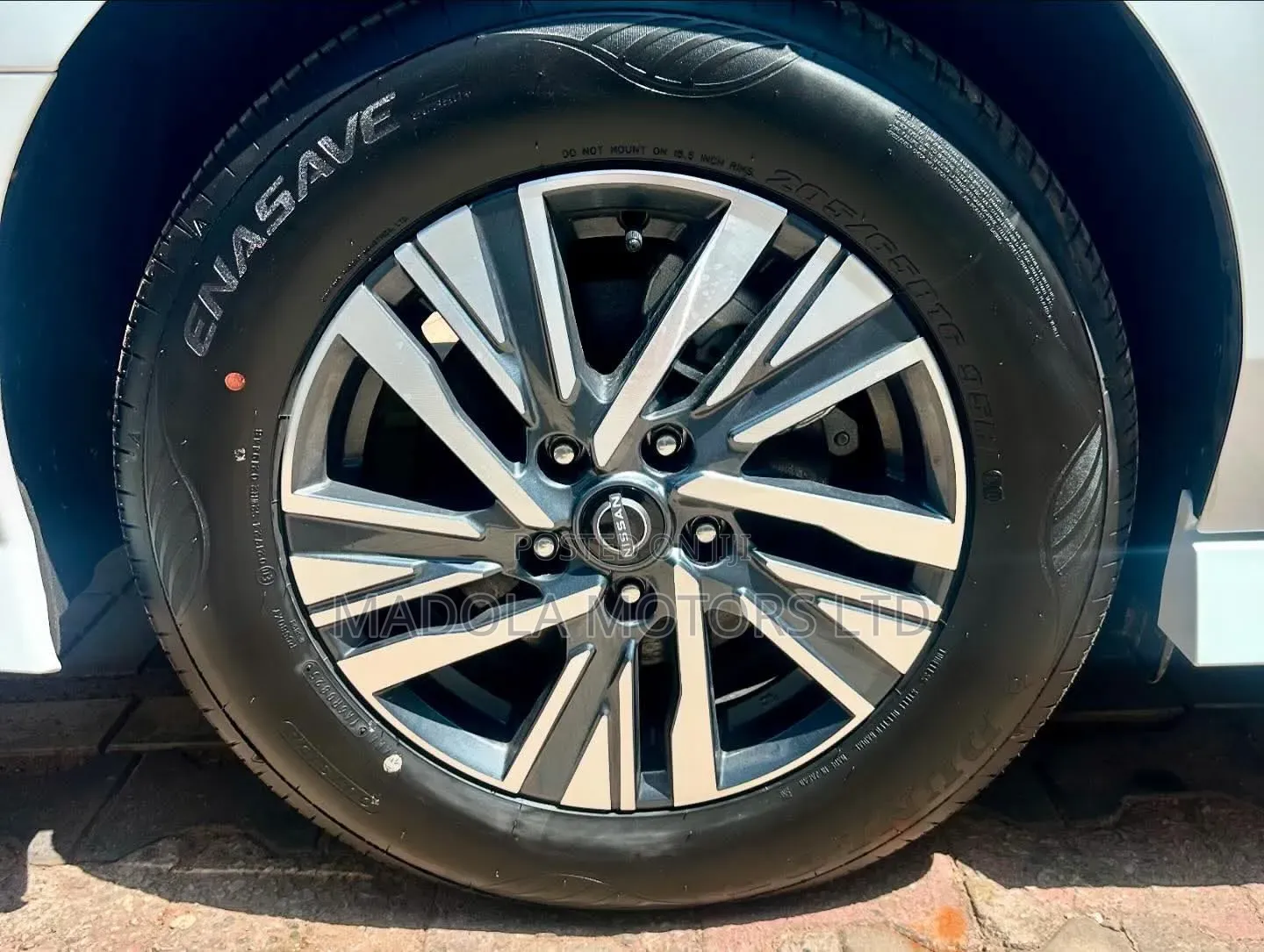 Nissan Serena 2019 White