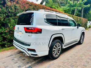 Toyota Land Cruiser 3.3 Diesel 4WD 2021 White