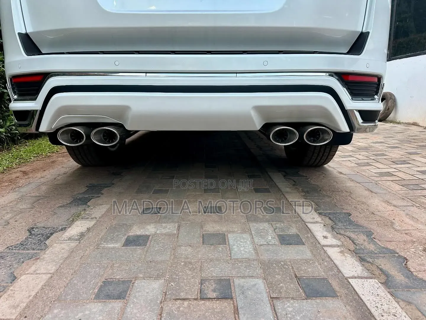 Toyota Land Cruiser 3.3 Diesel 4WD 2021 White