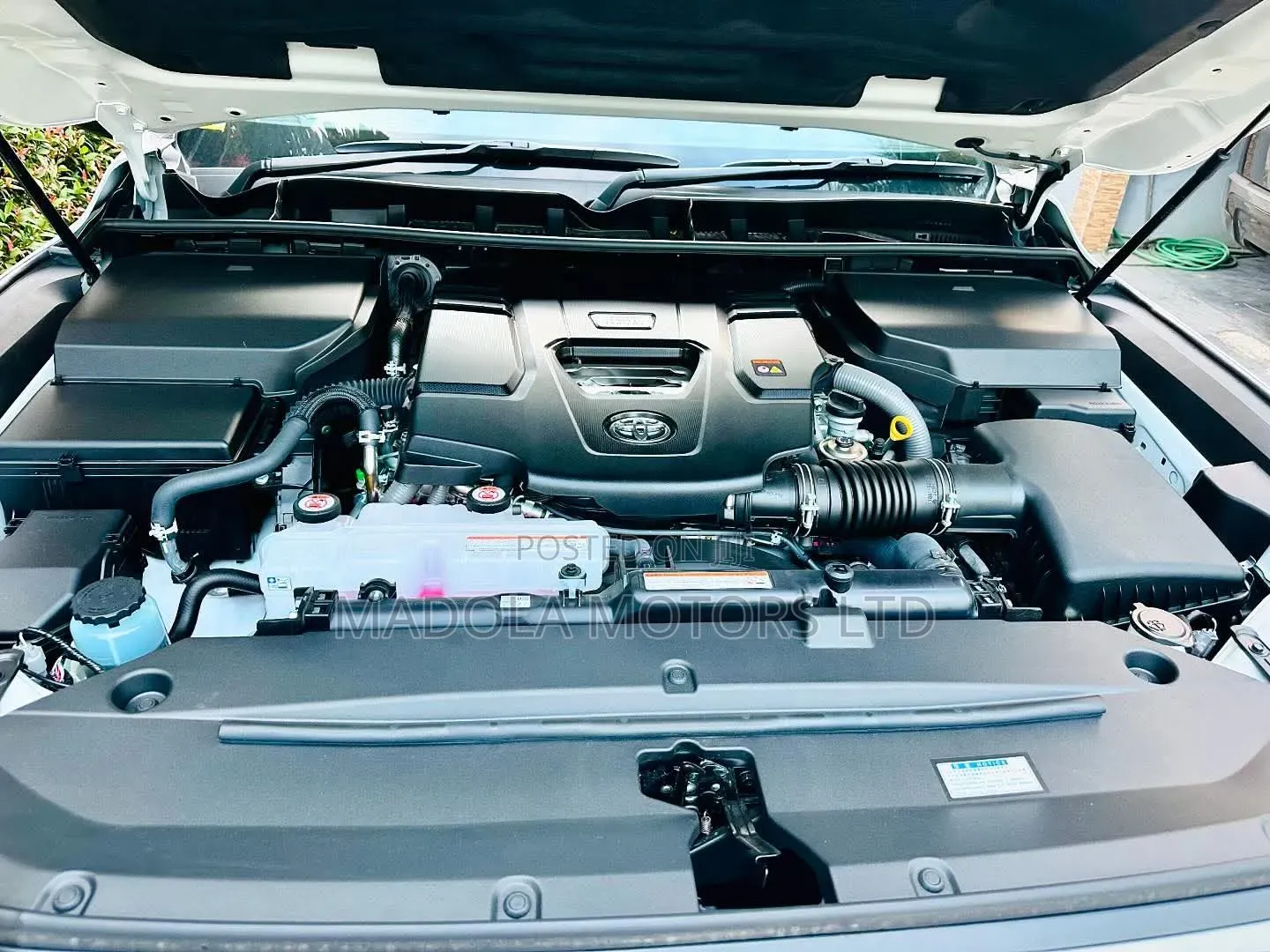 Toyota Land Cruiser 3.3 Diesel 4WD 2021 White