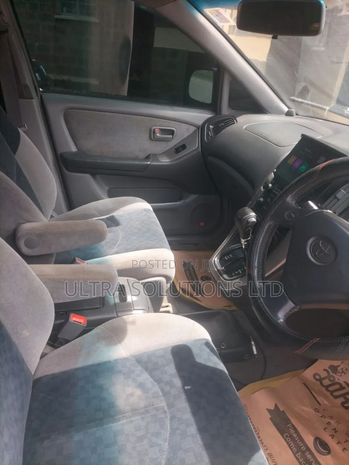Toyota Harrier 2000 Black