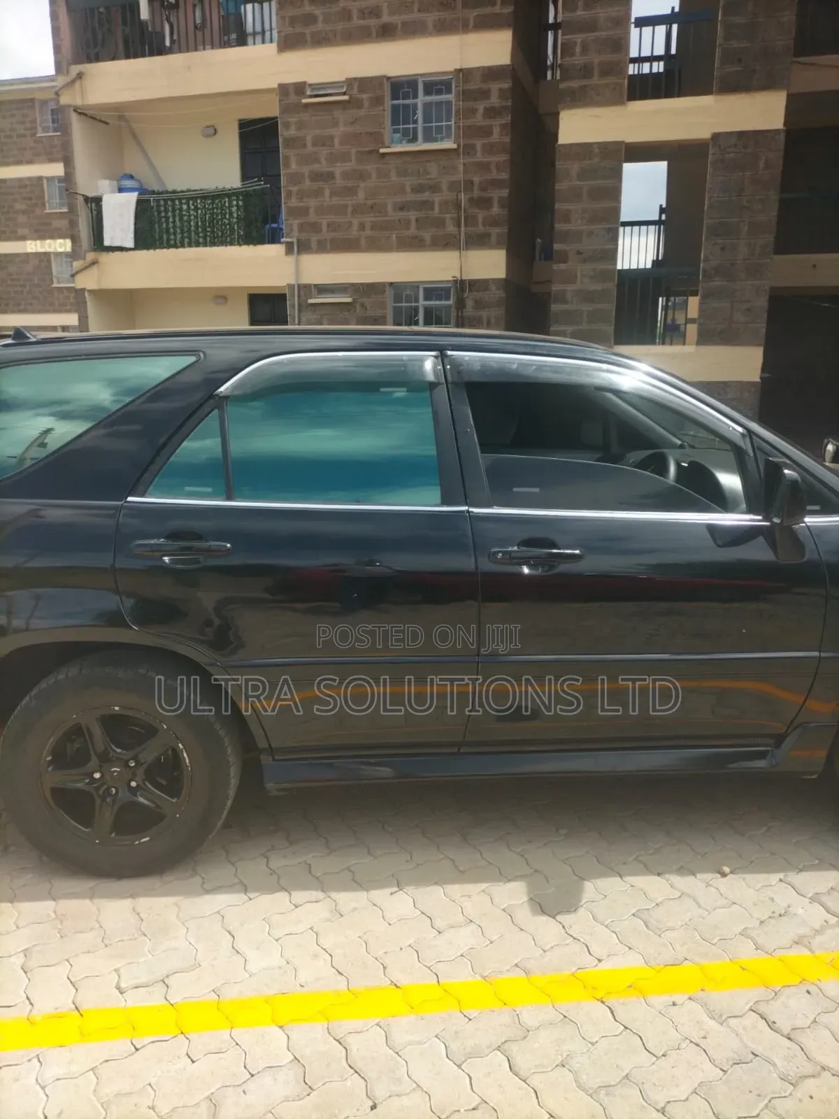 Toyota Harrier 2000 Black