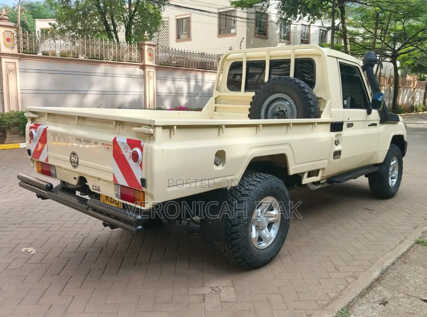 Toyota Land Cruiser 2008 Gold