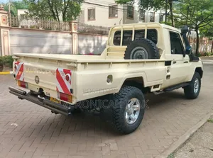 Toyota Land Cruiser 2008 Gold