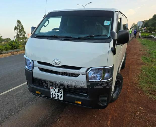 Toyota HiAce 2014 White - thumbnail 7