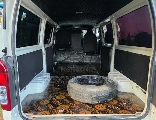 Toyota HiAce 2014 White - thumbnail 8