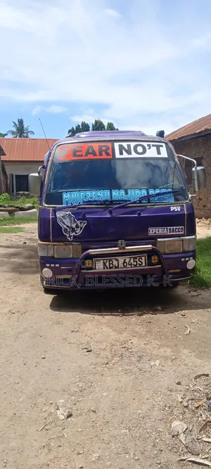 Nissan Caravan (Urvan) 2008