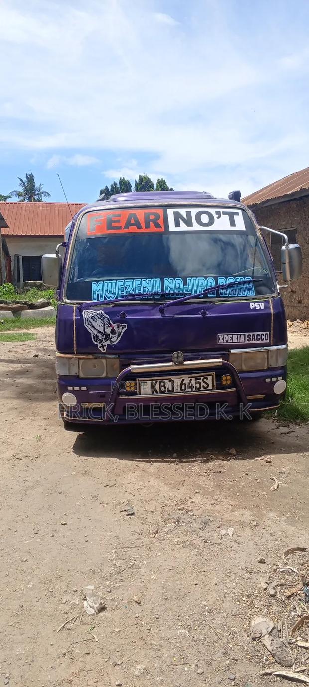 Nissan Caravan (Urvan) 2008