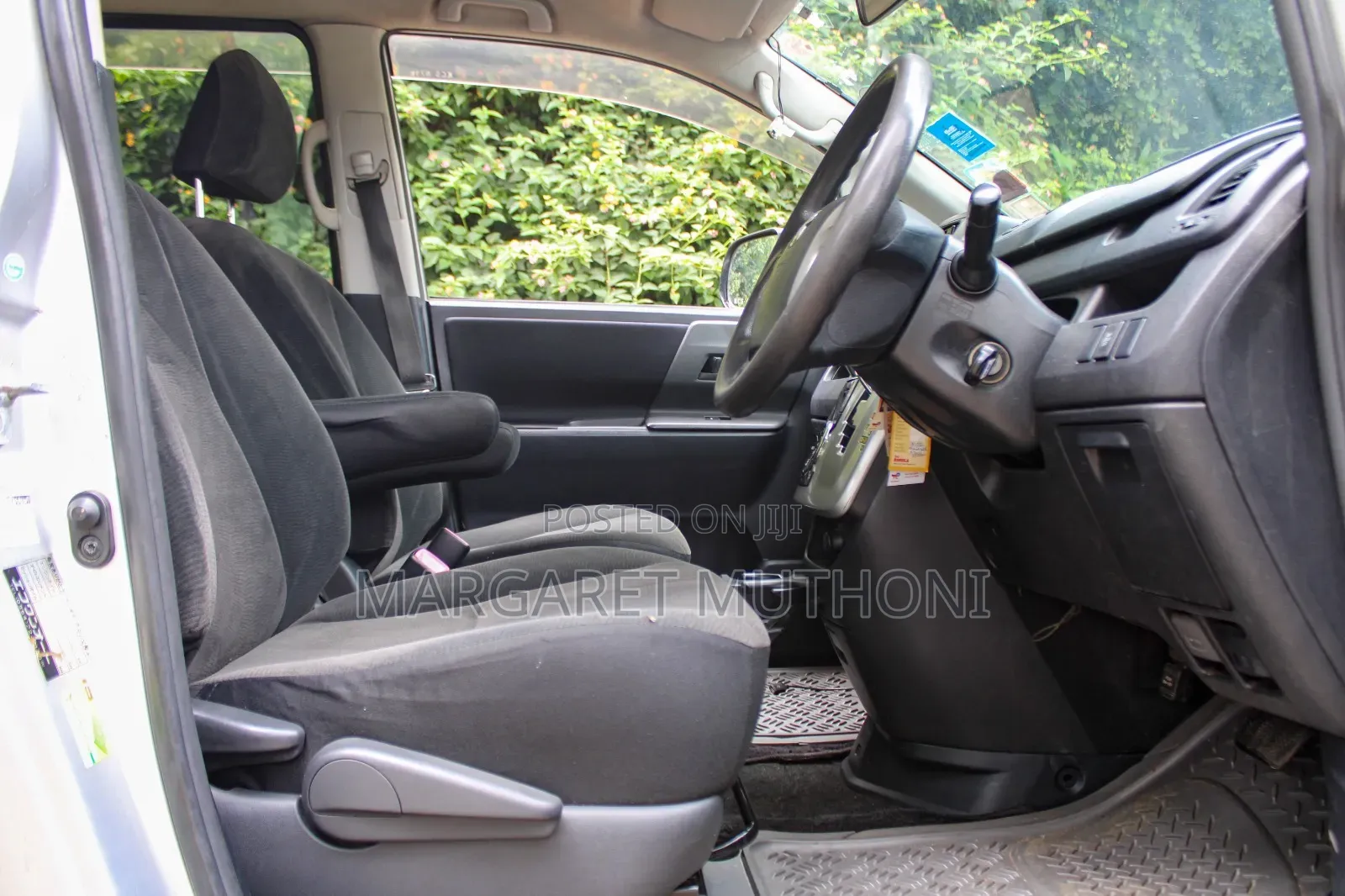 Toyota Voxy 2012 Silver