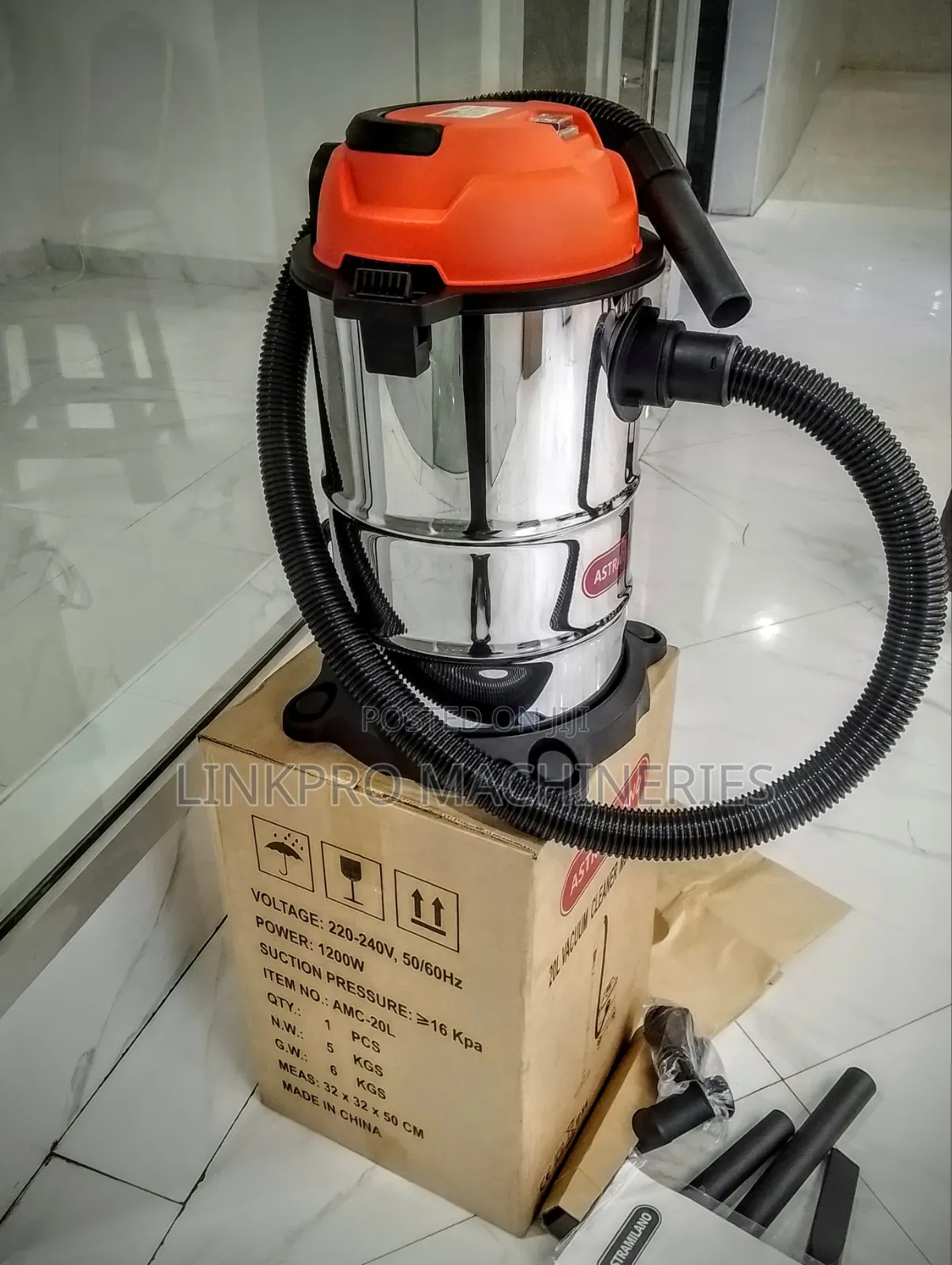 20 Litres Astramilano Vacuum Cleaner, Wet and Dry Cleaning
