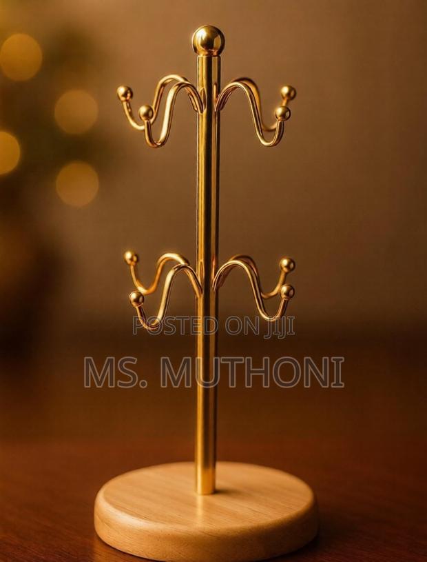 Gold 8 Cups Holder / Stand With Bamboo Base