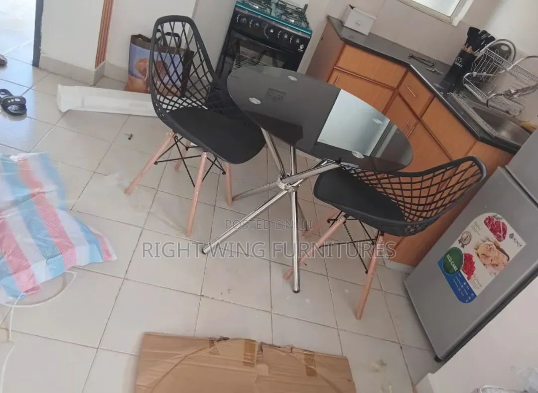 Dining Set:Meshes Dining Chair and Black Top Glass Table