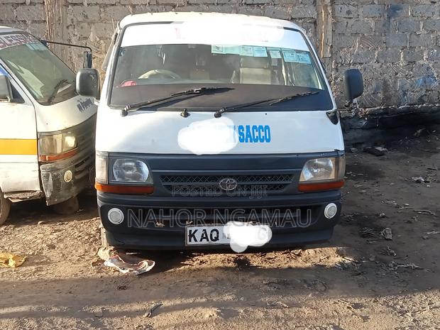 Toyota HiAce 2003 White - thumbnail 2