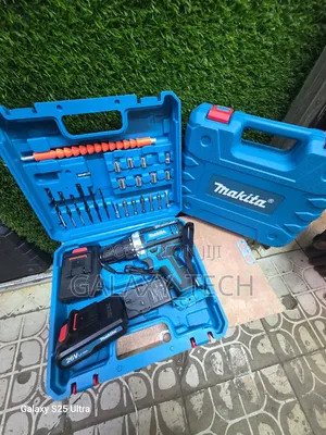 Makita Drill/26v Cordless/Rechargeable Drill Set
