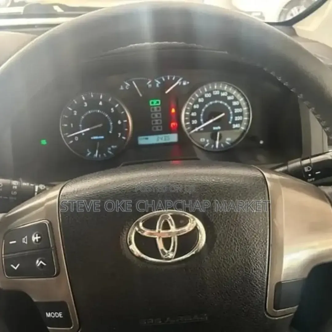 Toyota Land Cruiser 4.5 V8 VXR 2012 White