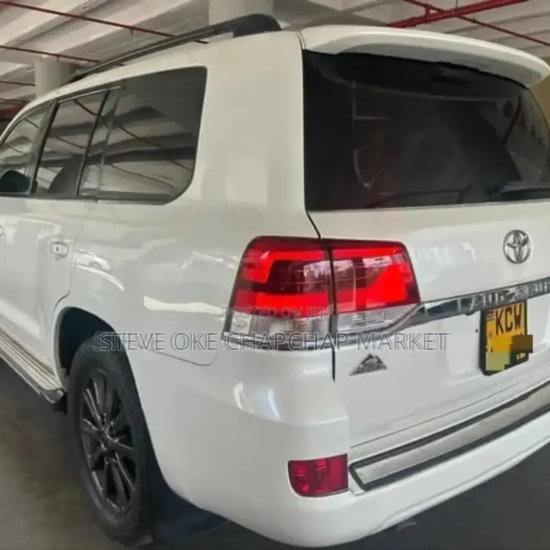 Toyota Land Cruiser 4.5 V8 VXR 2012 White