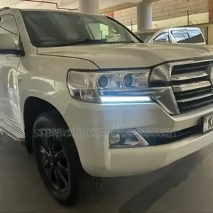 Toyota Land Cruiser 4.5 V8 VXR 2012 White