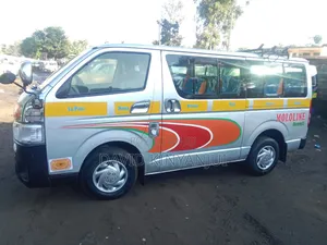 Toyota HiAce 2012 Silver