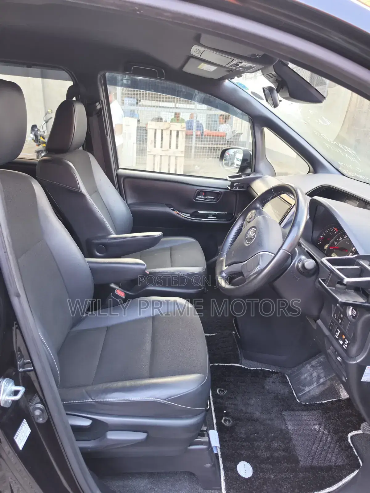 Toyota Noah 2.0 FWD (8 Seater) 2019 Black