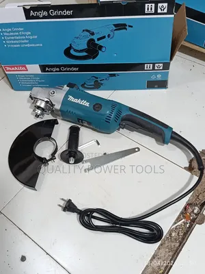Makita Grinder 9 Inch