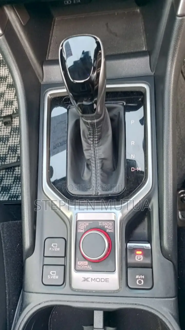 Subaru Forester Premium AWD 2019 White