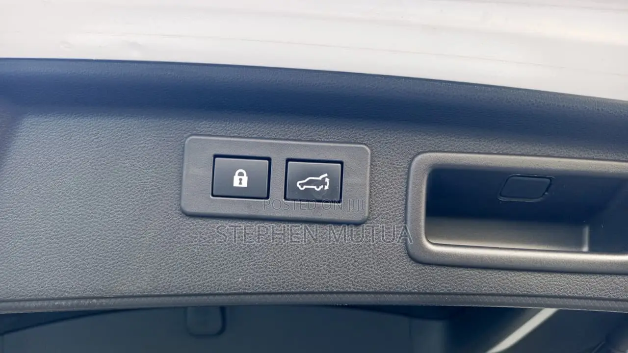 Subaru Forester Premium AWD 2019 White