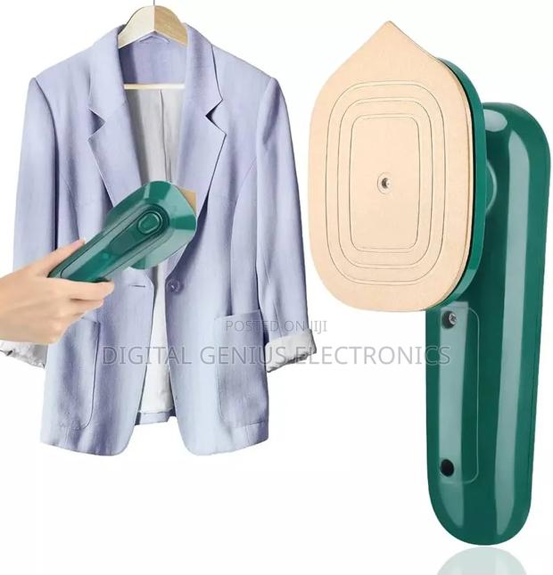*Electric Handheld Steam Iron