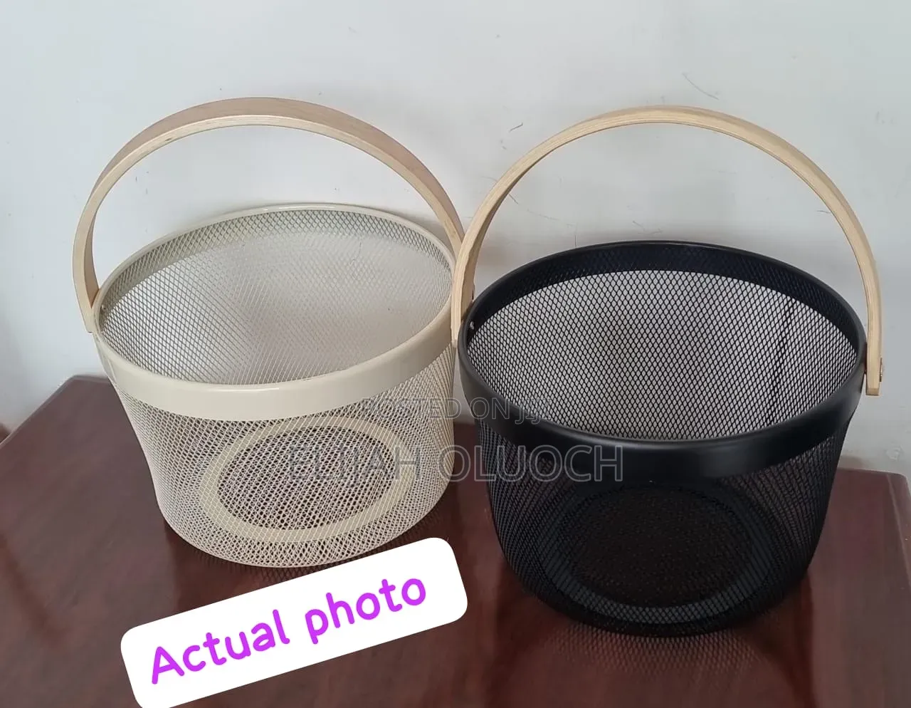 Round Square Pantry Mesh Wire Fruit Basket With Wooden Handle