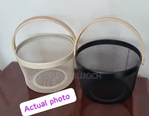 Round Square Pantry Mesh Wire Fruit Basket With Wooden Handle