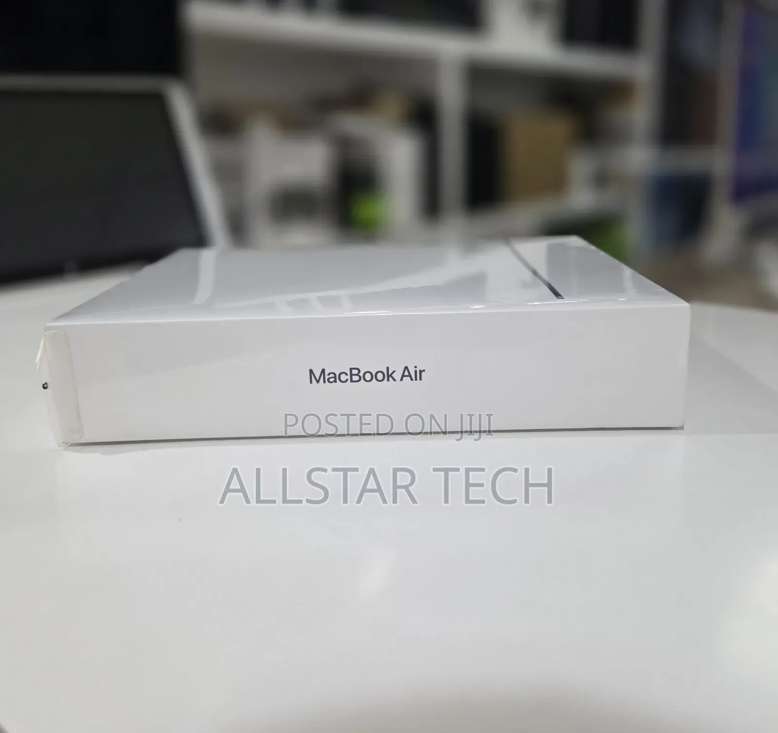 New Laptop Apple MacBook Air 2022 M2 8GB Apple M2 SSD 512GB
