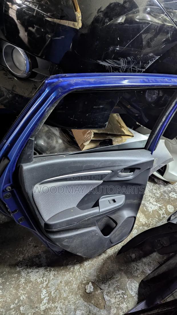 Honda Fit 2018 Rear Door - thumbnail 3