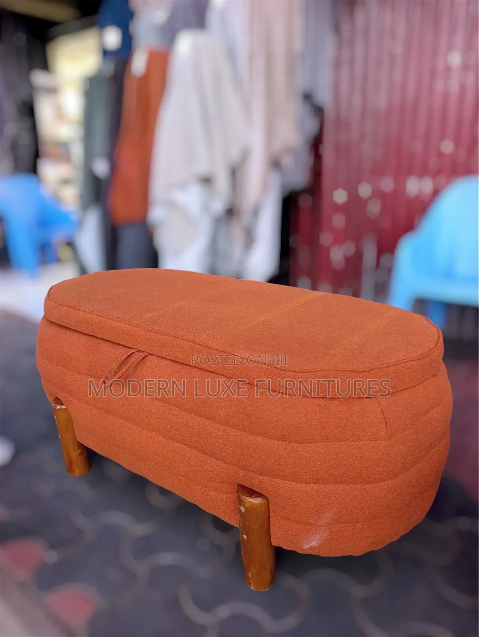 Chiq Storage Ottoman/Ottoman