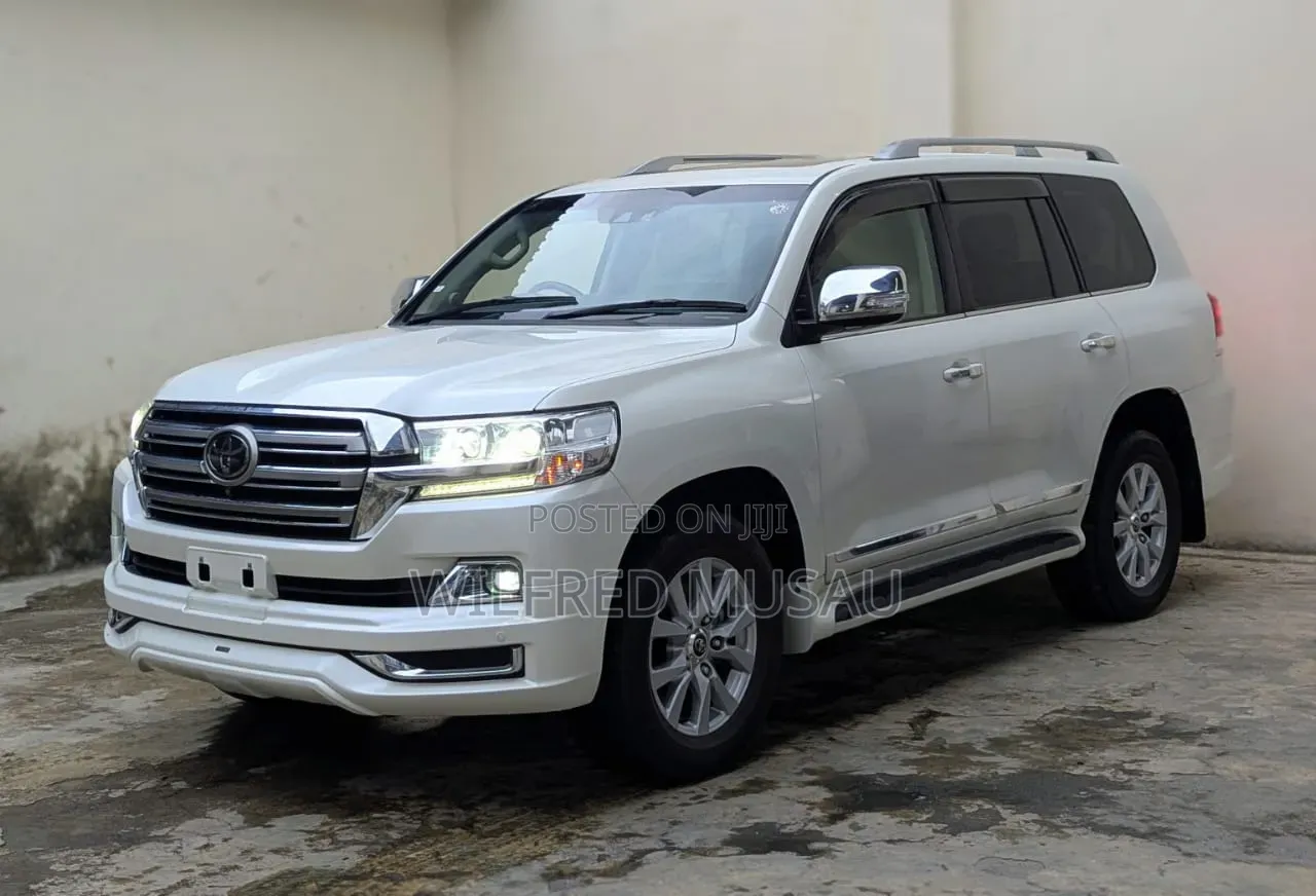 Toyota Land Cruiser 4.6 V8 ZX 2020 White