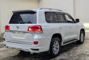 Toyota Land Cruiser 4.6 V8 ZX 2020 White