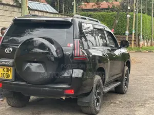 Toyota Land Cruiser Prado 2010 Black