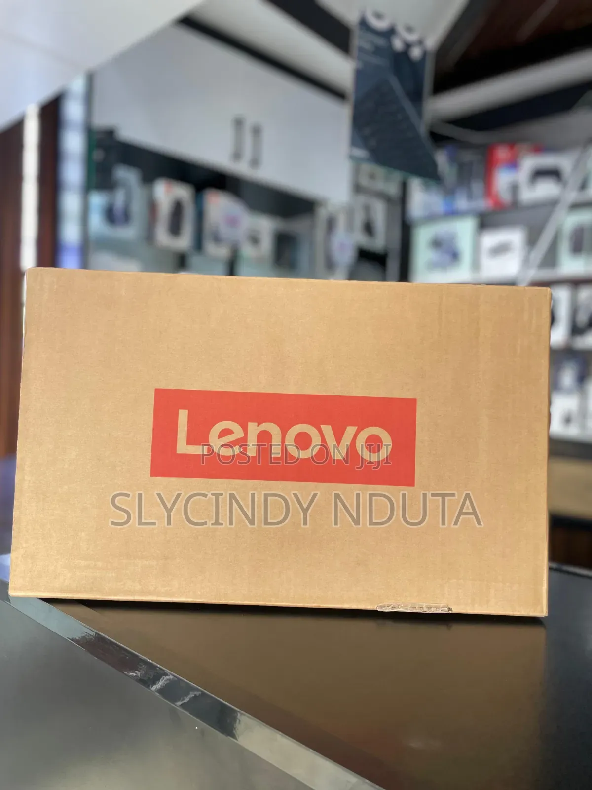 New Laptop Lenovo V14 G4 IRU 8GB Intel Core i5 SSD 512GB