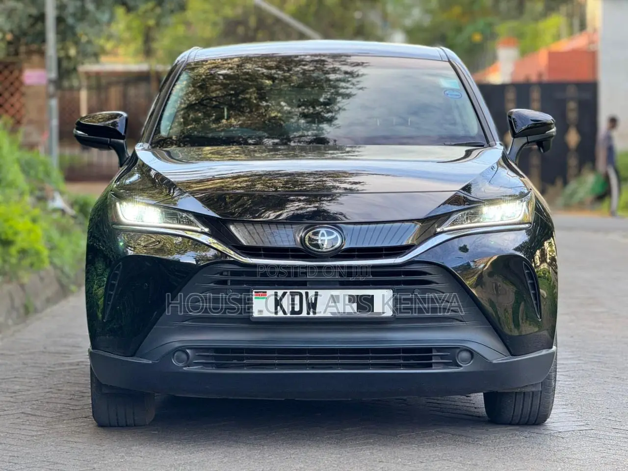Toyota Harrier 2.0 2021 Black