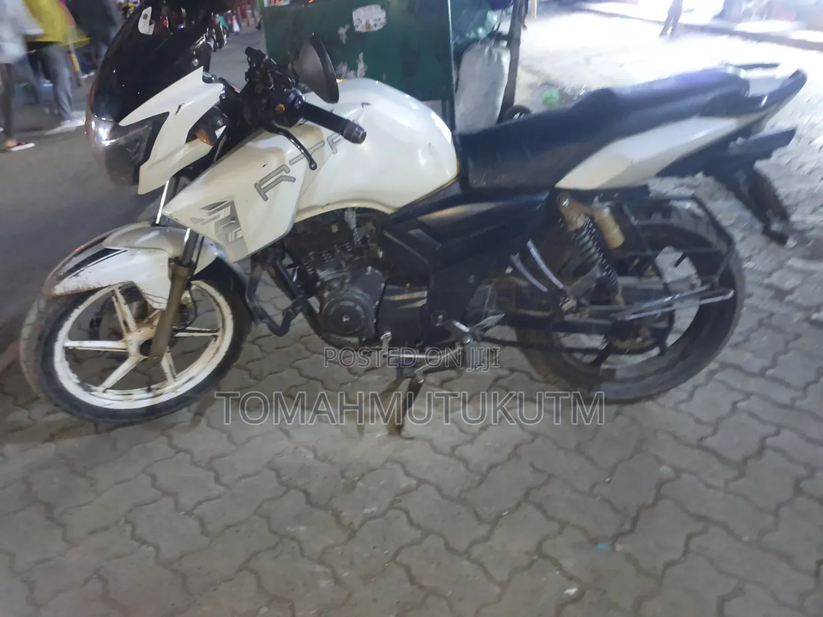 TVS Apache 180 RTR 2018 White