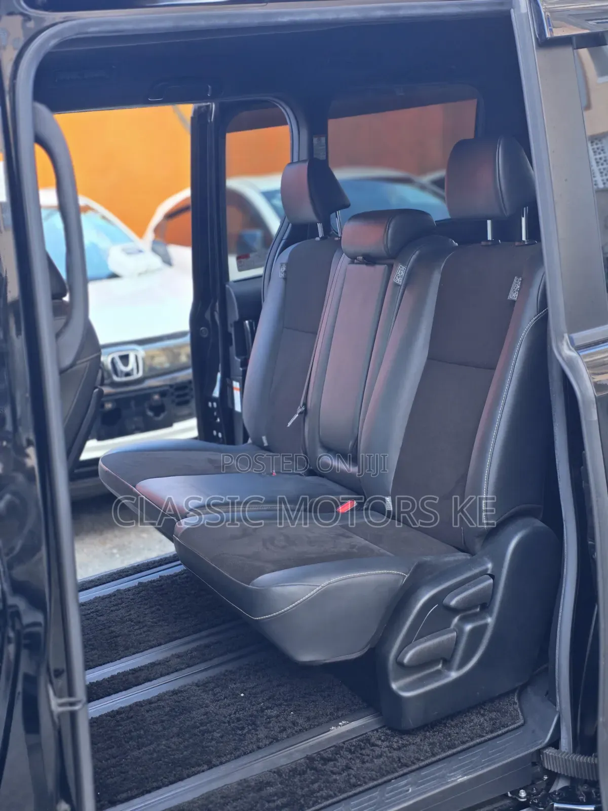 Toyota Noah 2.0 FWD (8 Seater) 2019 Black