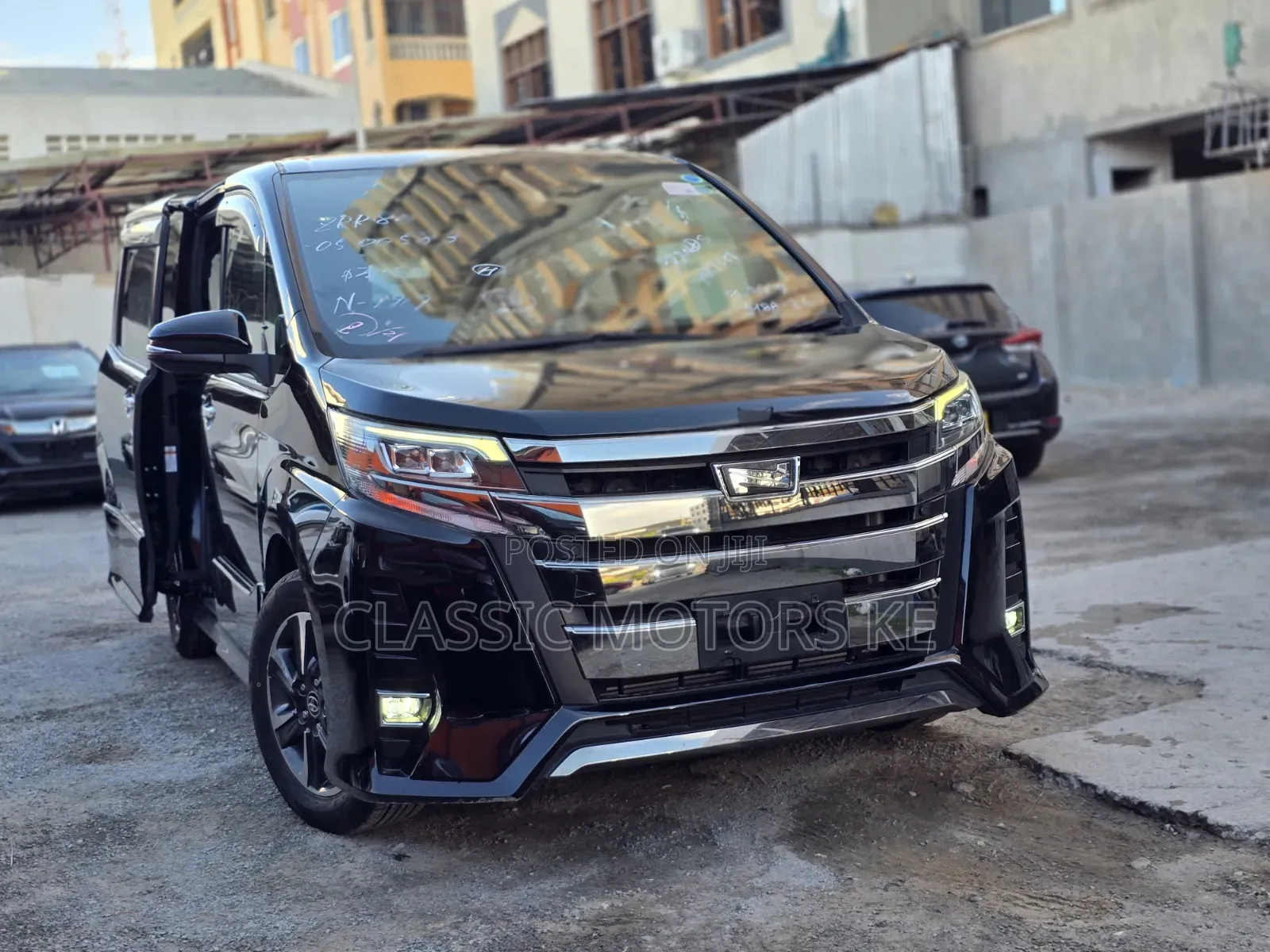Toyota Noah 2.0 FWD (8 Seater) 2019 Black