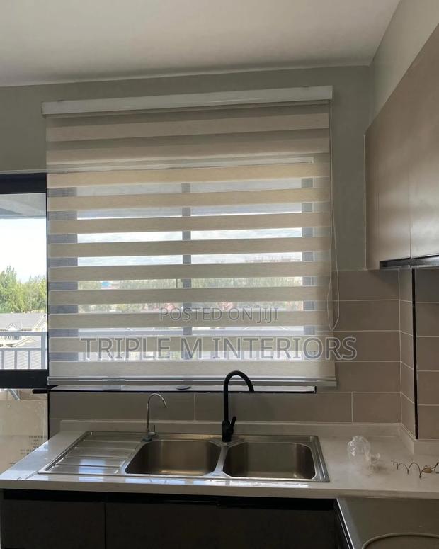 Practical Kitchen Window Blinds With Smooth Tilt Control