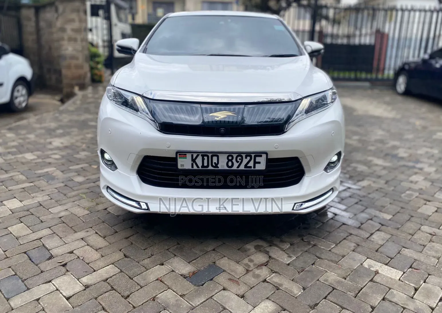 Toyota Harrier 2.0 2017 White