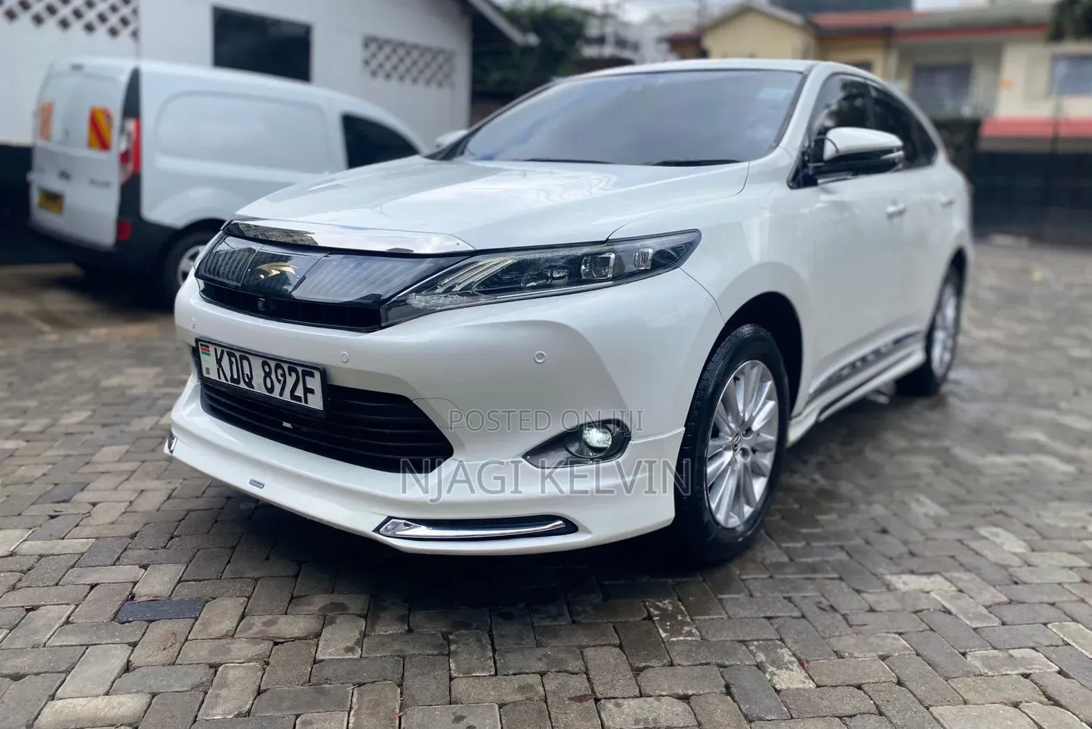 Toyota Harrier 2.0 2017 White